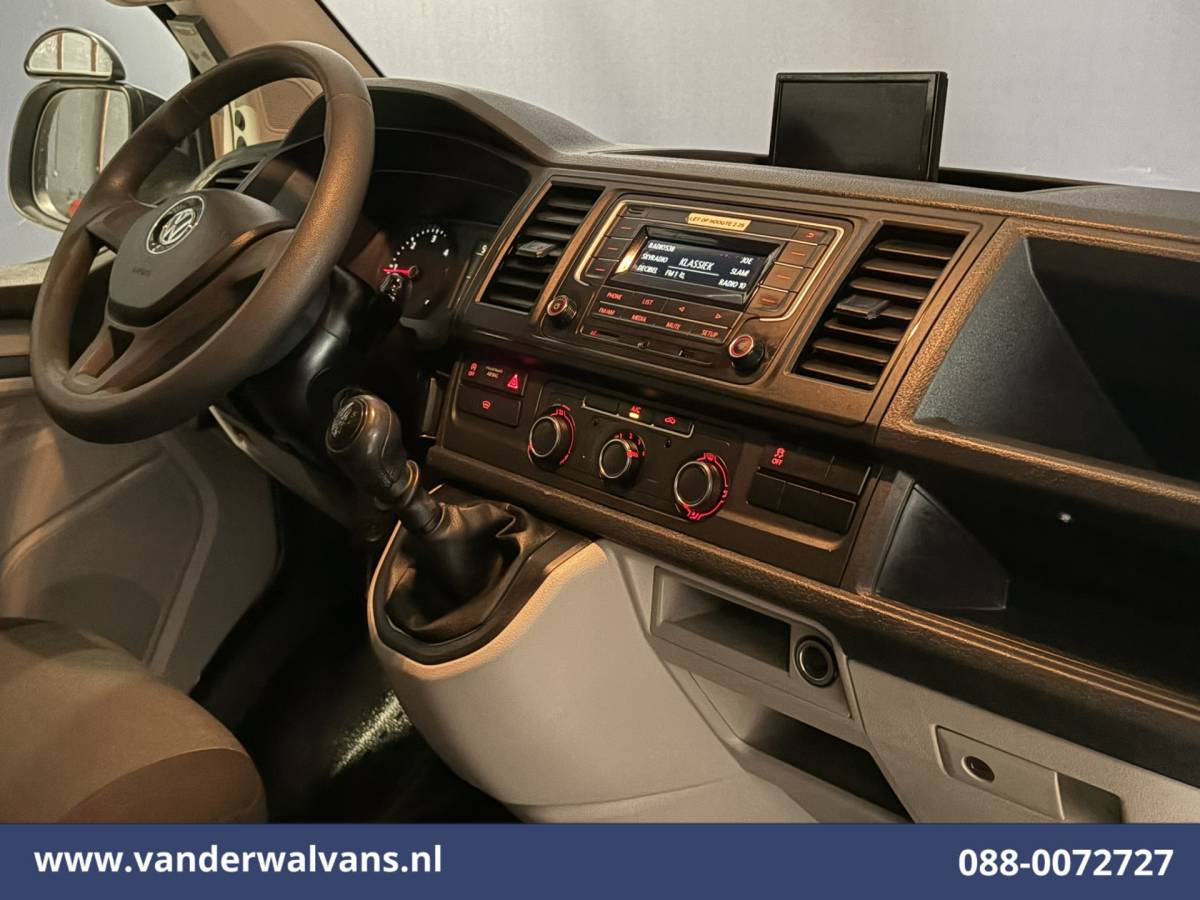 Volkswagen Transporter Volkswagen Transporter 2.0 TDI 102pk L2H1 Euro6 Airco | Imperiaal | Trekhaak | Camera | Cruisecontrol Parkeersensoren, Achterklep