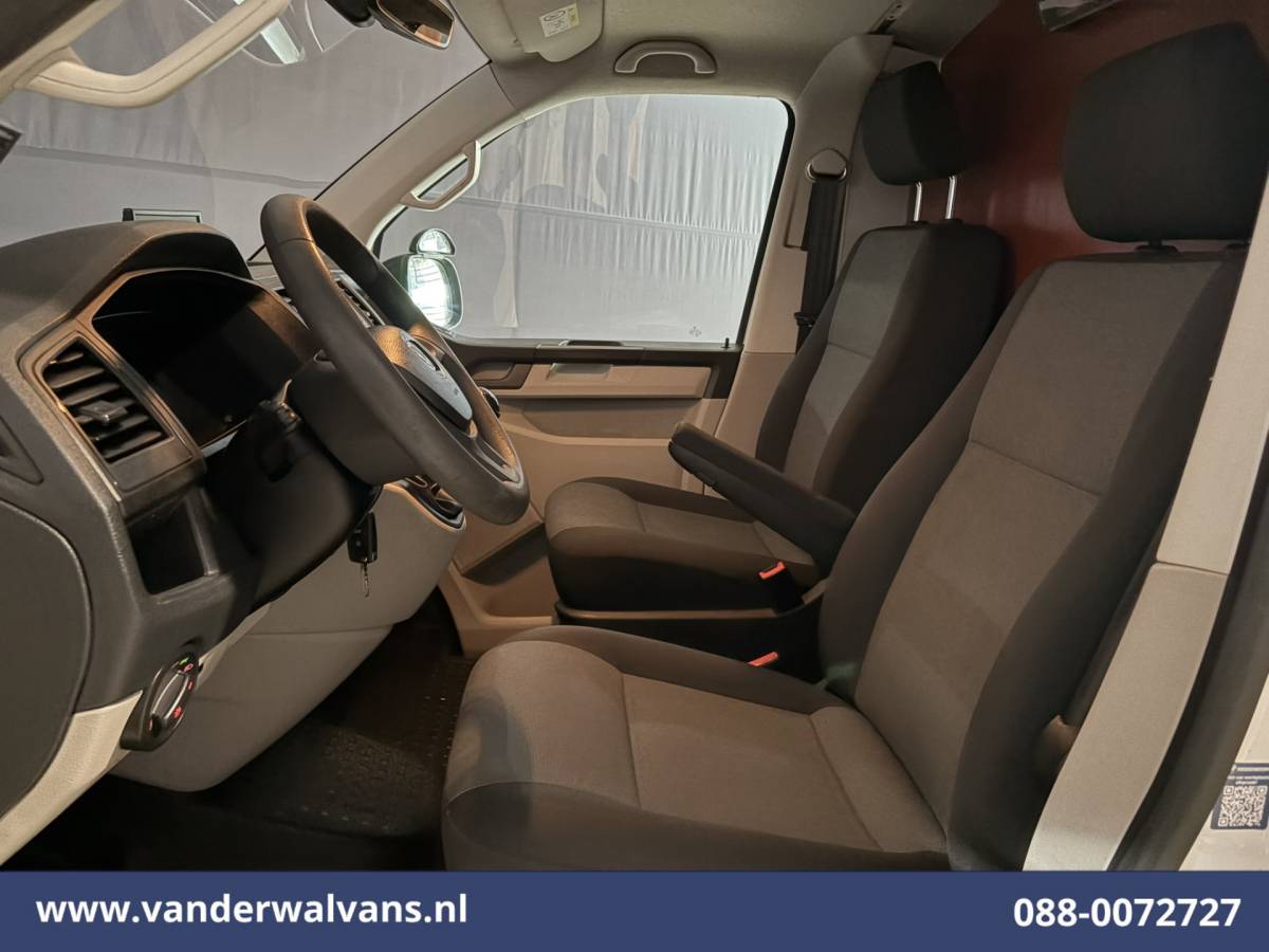Volkswagen Transporter Volkswagen Transporter 2.0 TDI 102pk L2H1 Euro6 Airco | Imperiaal | Trekhaak | Camera | Cruisecontrol Parkeersensoren, Achterklep