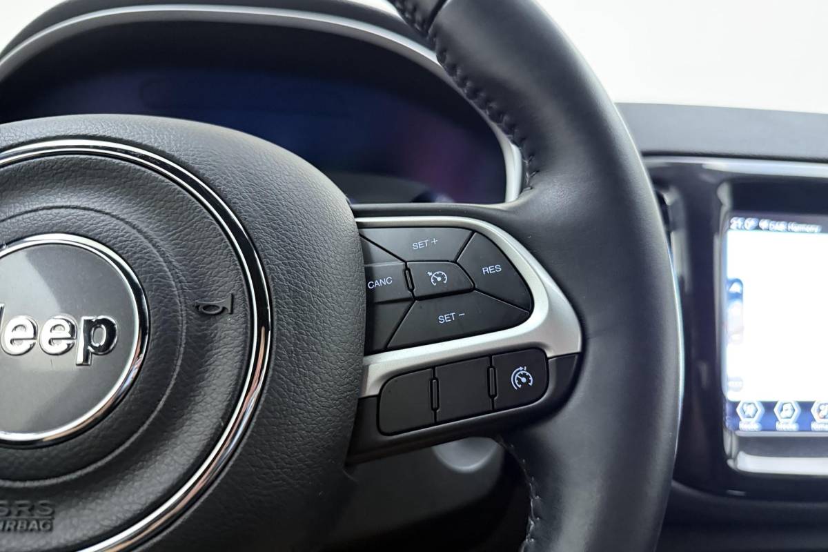 Jeep Compass Jeep Compass 4xe 240 Plug-in Hybrid Electric S Automaat | Lederen bekleding | Trekhaak | Camera | Keyless | Lichtmetalen velgen black | Climate control