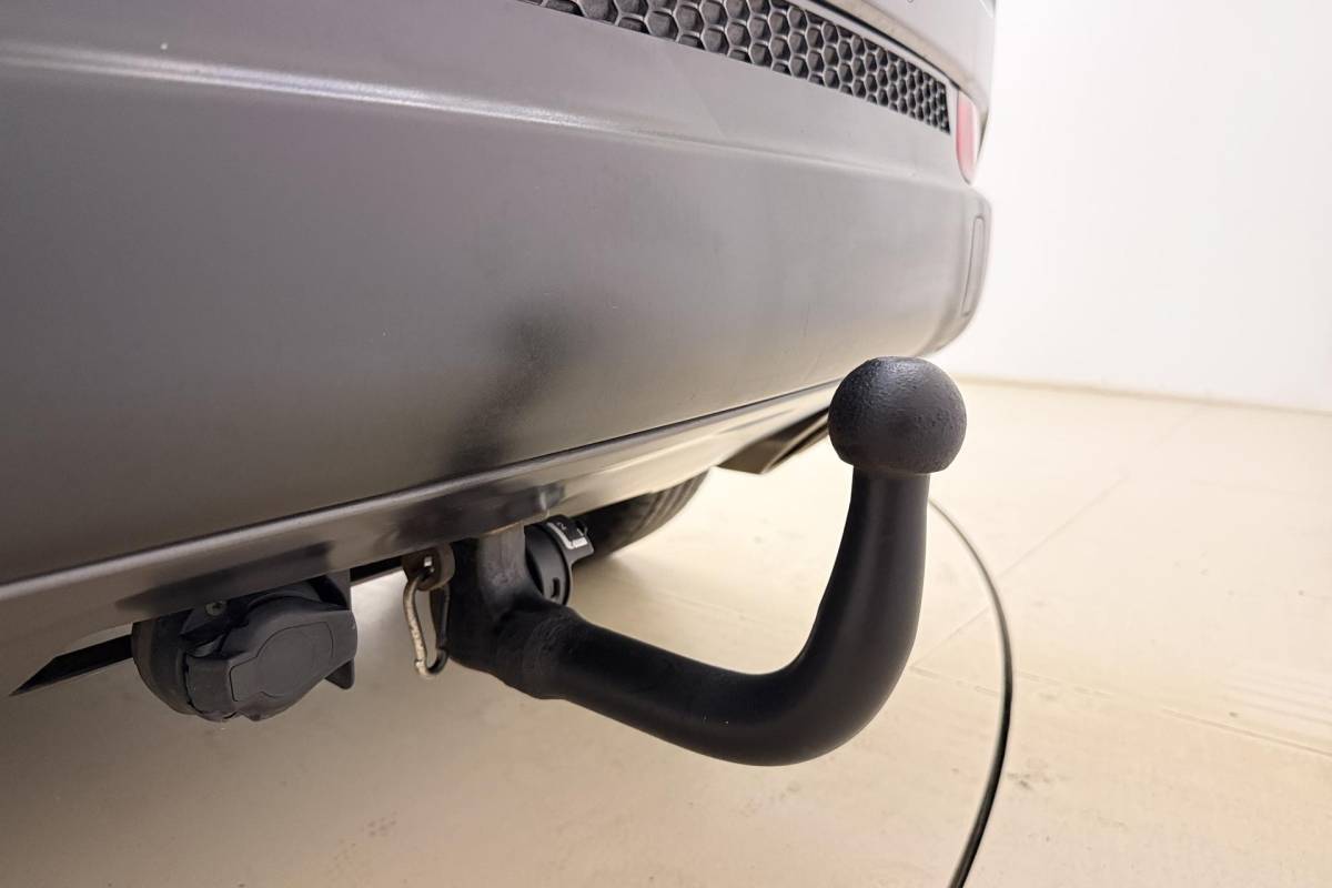 Jeep Compass Jeep Compass 4xe 240 Plug-in Hybrid Electric S Automaat | Lederen bekleding | Trekhaak | Camera | Keyless | Lichtmetalen velgen black | Climate control