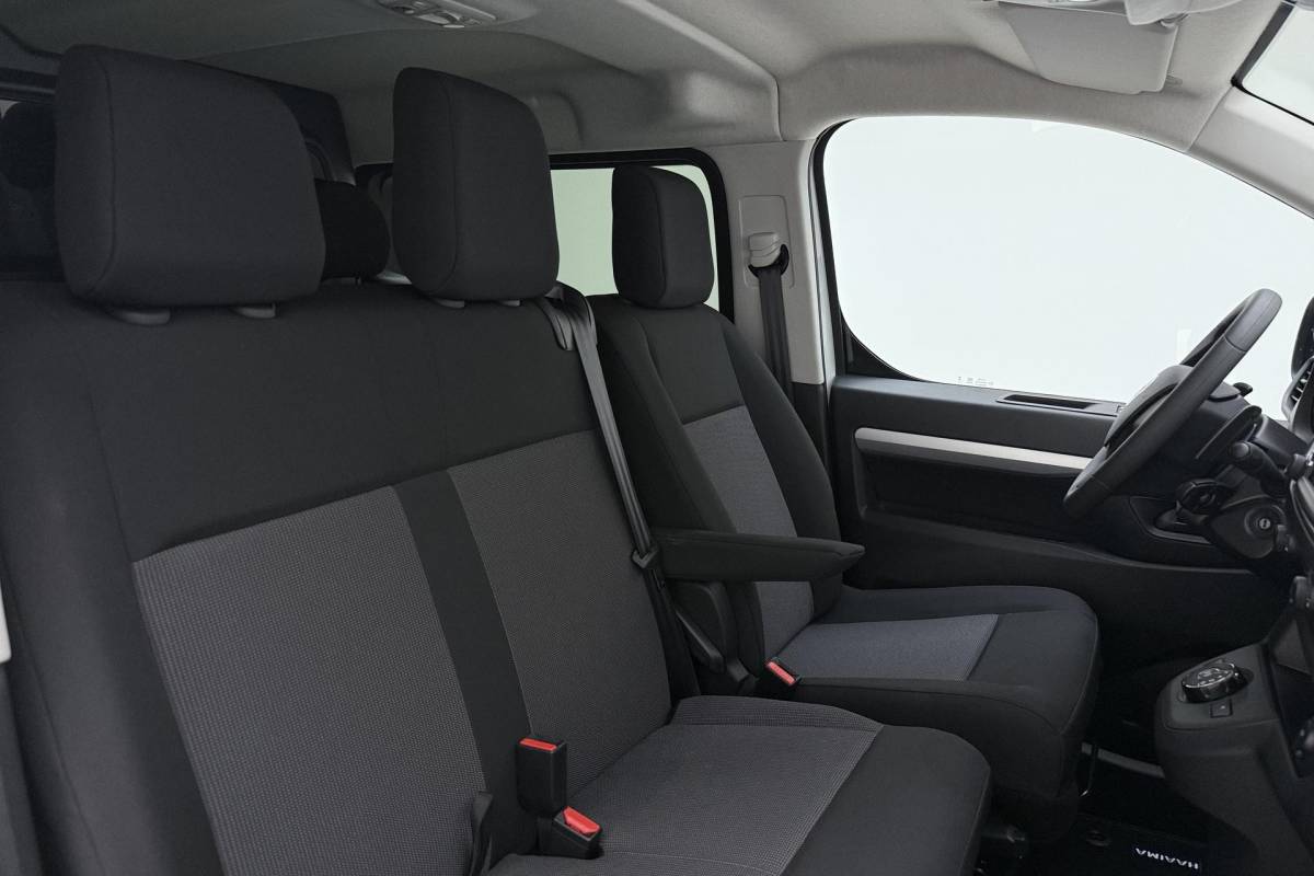 Fiat Scudo Fiat Scudo 2.0 Diesel 180pk Automaat L3H1 DC Business Pro | Airco | Apple Carplay/Android Auto | Cruise control | DAB | Parkeersensoren | 0 KM! | Uniek!