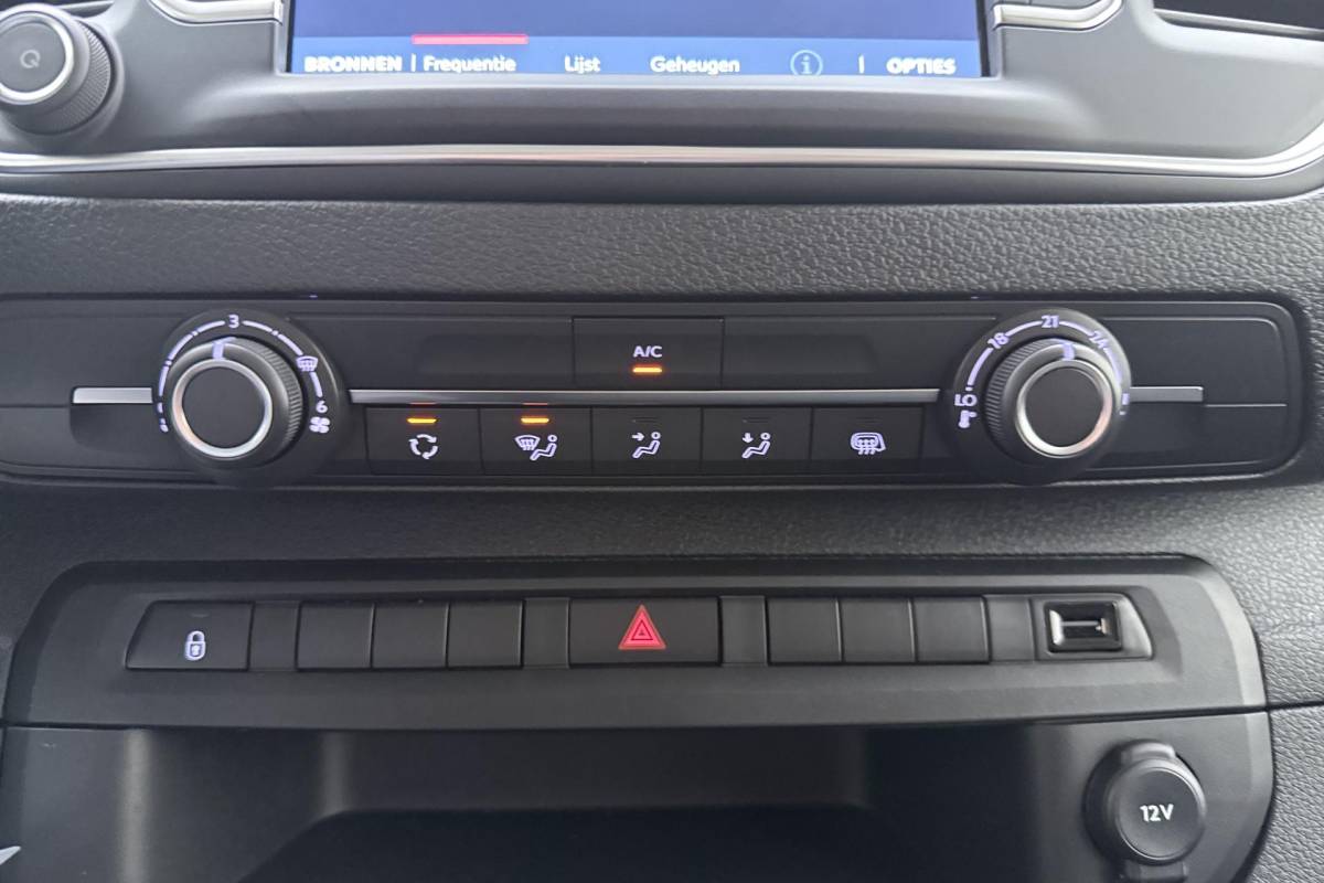 Fiat Scudo Fiat Scudo 2.0 Diesel 180pk Automaat L3H1 DC Business Pro | Airco | Apple Carplay/Android Auto | Cruise control | DAB | Parkeersensoren | 0 KM! | Uniek!