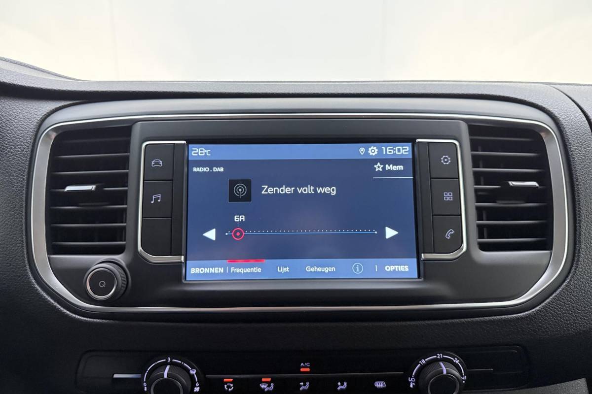Fiat Scudo Fiat Scudo 2.0 Diesel 180pk Automaat L3H1 DC Business Pro | Airco | Apple Carplay/Android Auto | Cruise control | DAB | Parkeersensoren | 0 KM! | Uniek!
