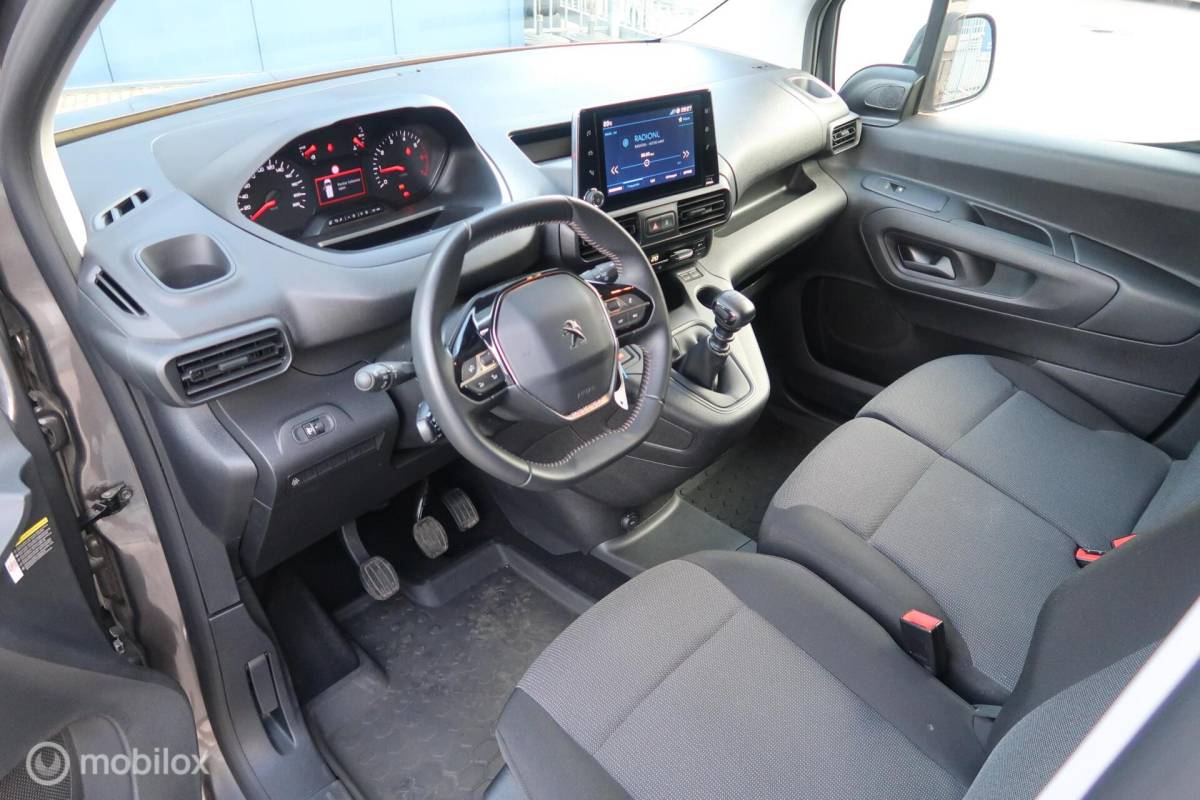 Peugeot Partner Peugeot Partner bestel 1.2 110PK MARGE AUTO, BTW VRIJ