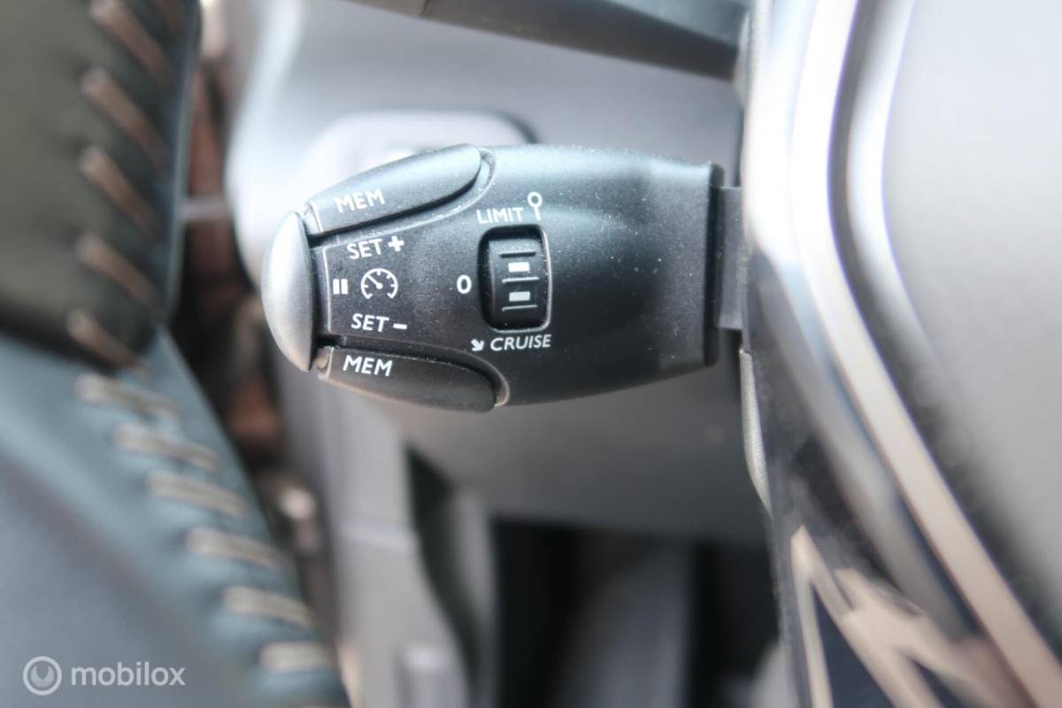 Peugeot Partner Peugeot Partner bestel 1.2 110PK MARGE AUTO, BTW VRIJ
