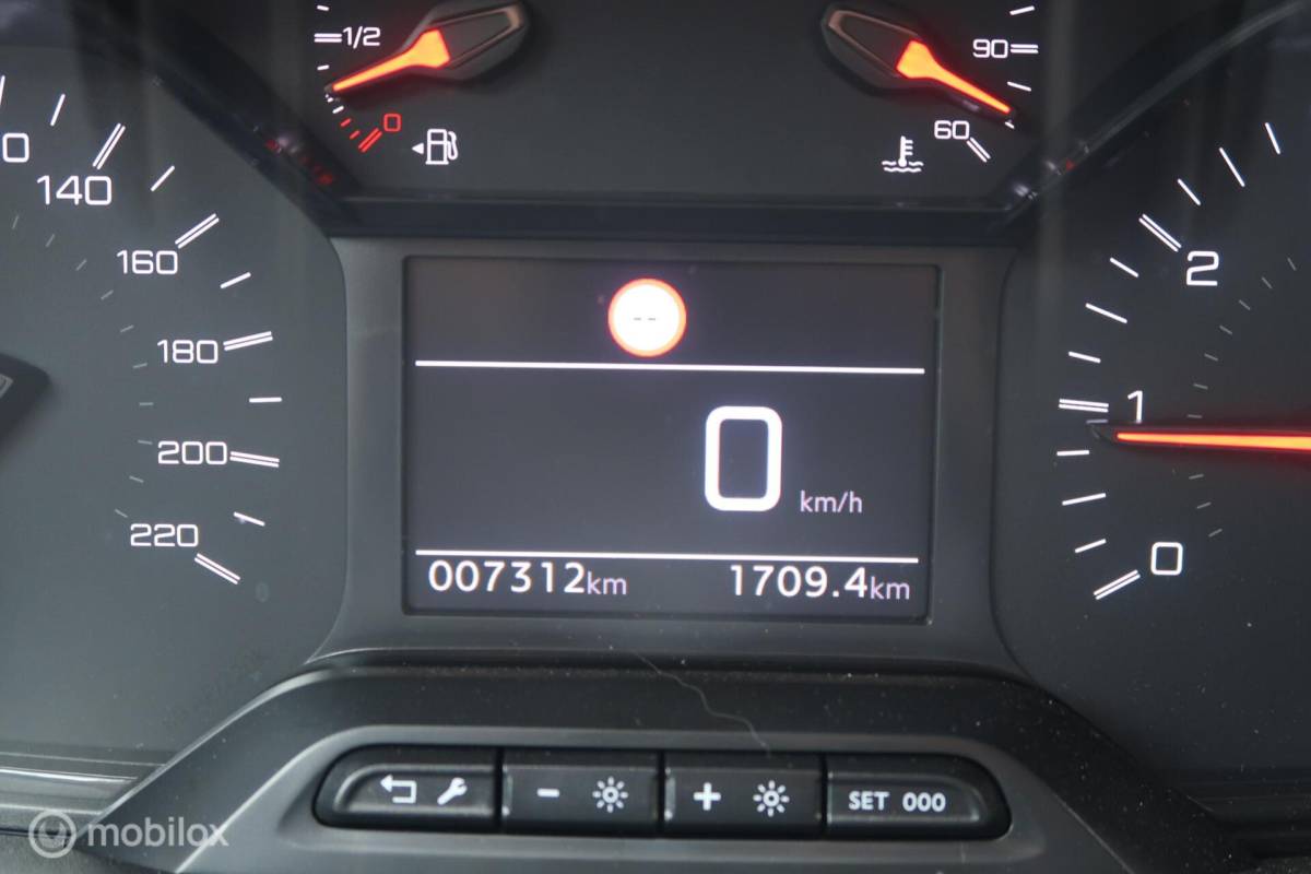 Peugeot Partner Peugeot Partner bestel 1.2 110PK MARGE AUTO, BTW VRIJ