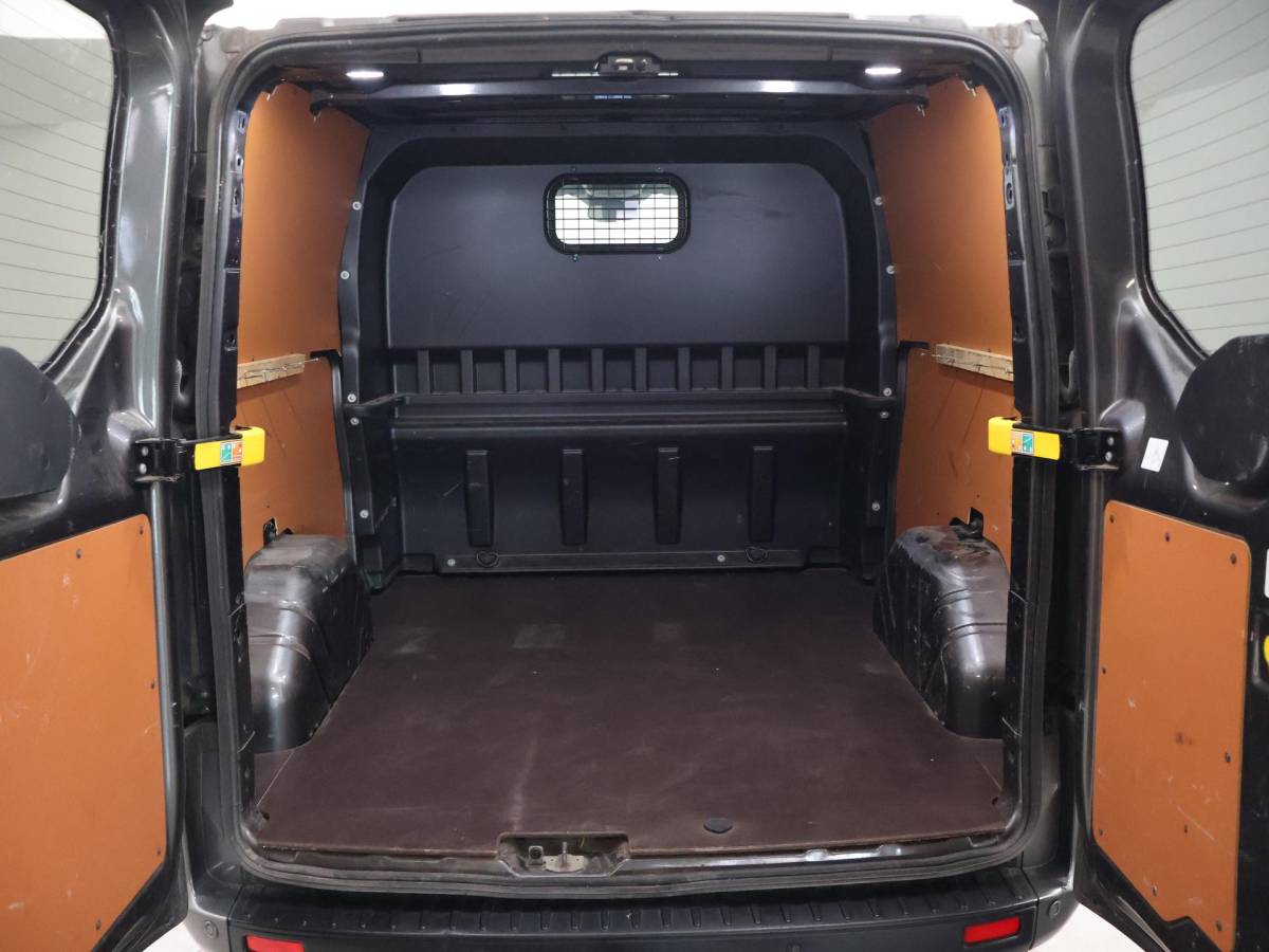 Ford Transit Custom Ford Transit Custom 340 2.0 TDCI L2H1 170 PK DUBBEL CAB AUT. + CARPLAY | TREKHAAK | CAMERA | STOELVERW.