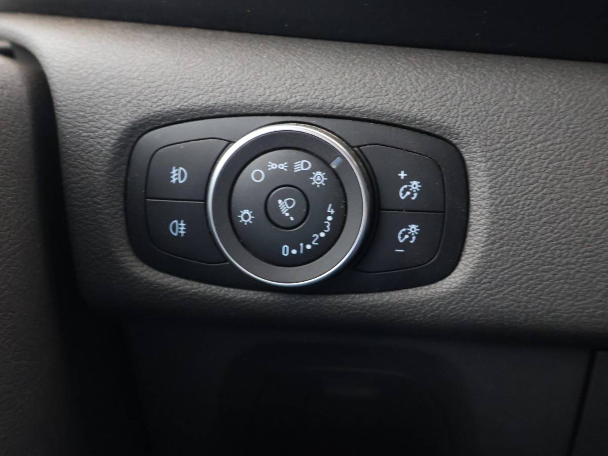 Ford Transit Custom Ford Transit Custom 340 2.0 TDCI L2H1 170 PK DUBBEL CAB AUT. + CARPLAY | TREKHAAK | CAMERA | STOELVERW.