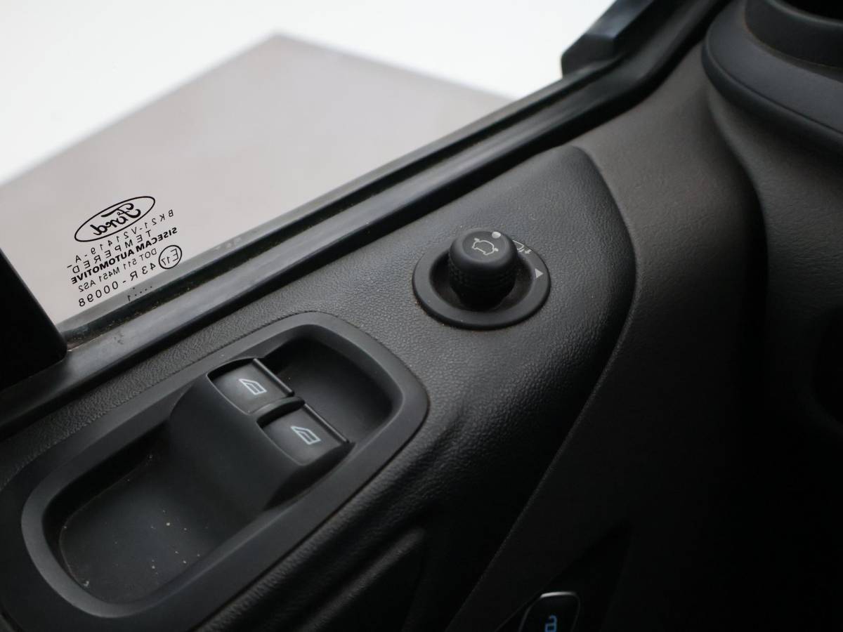 Ford Transit Custom Ford Transit Custom 340 2.0 TDCI L2H1 170 PK DUBBEL CAB AUT. + CARPLAY | TREKHAAK | CAMERA | STOELVERW.