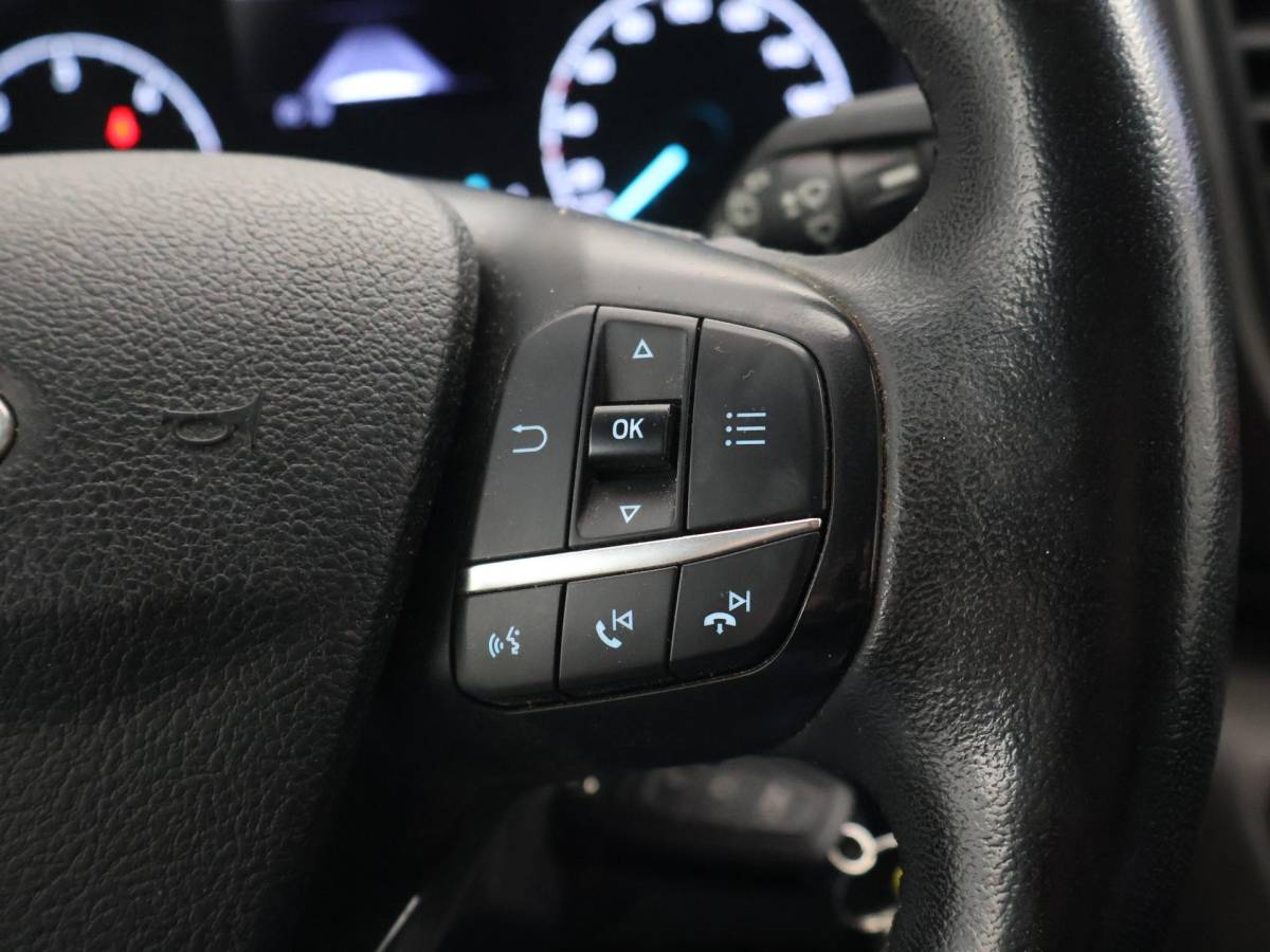 Ford Transit Custom Ford Transit Custom 340 2.0 TDCI L2H1 170 PK DUBBEL CAB AUT. + CARPLAY | TREKHAAK | CAMERA | STOELVERW.