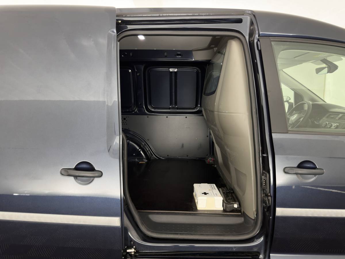 Volkswagen Caddy Volkswagen Caddy 2.0 TDI L1H1 BMT Comfortline *AIRCO | CRUISE | PDC | COMFORTSEATS | RADIO*