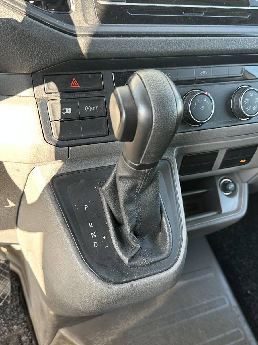 Volkswagen Crafter Volkswagen Crafter 35 2.0 TDI L2H2 Bus met laadklep Dhollandia