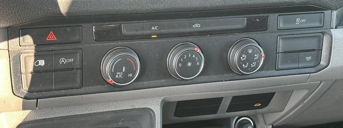 Volkswagen Crafter Volkswagen Crafter 35 2.0 TDI L2H2 Bus met laadklep Dhollandia