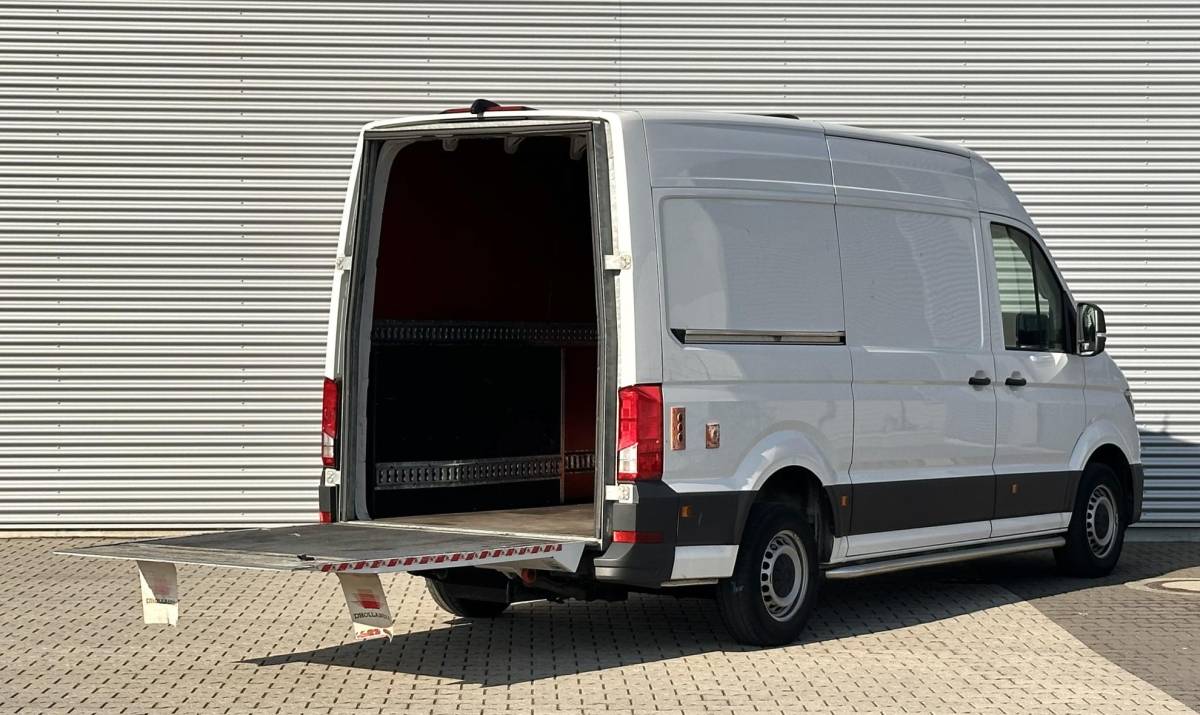 Volkswagen Crafter Volkswagen Crafter 35 2.0 TDI L2H2 Bus met laadklep Dhollandia