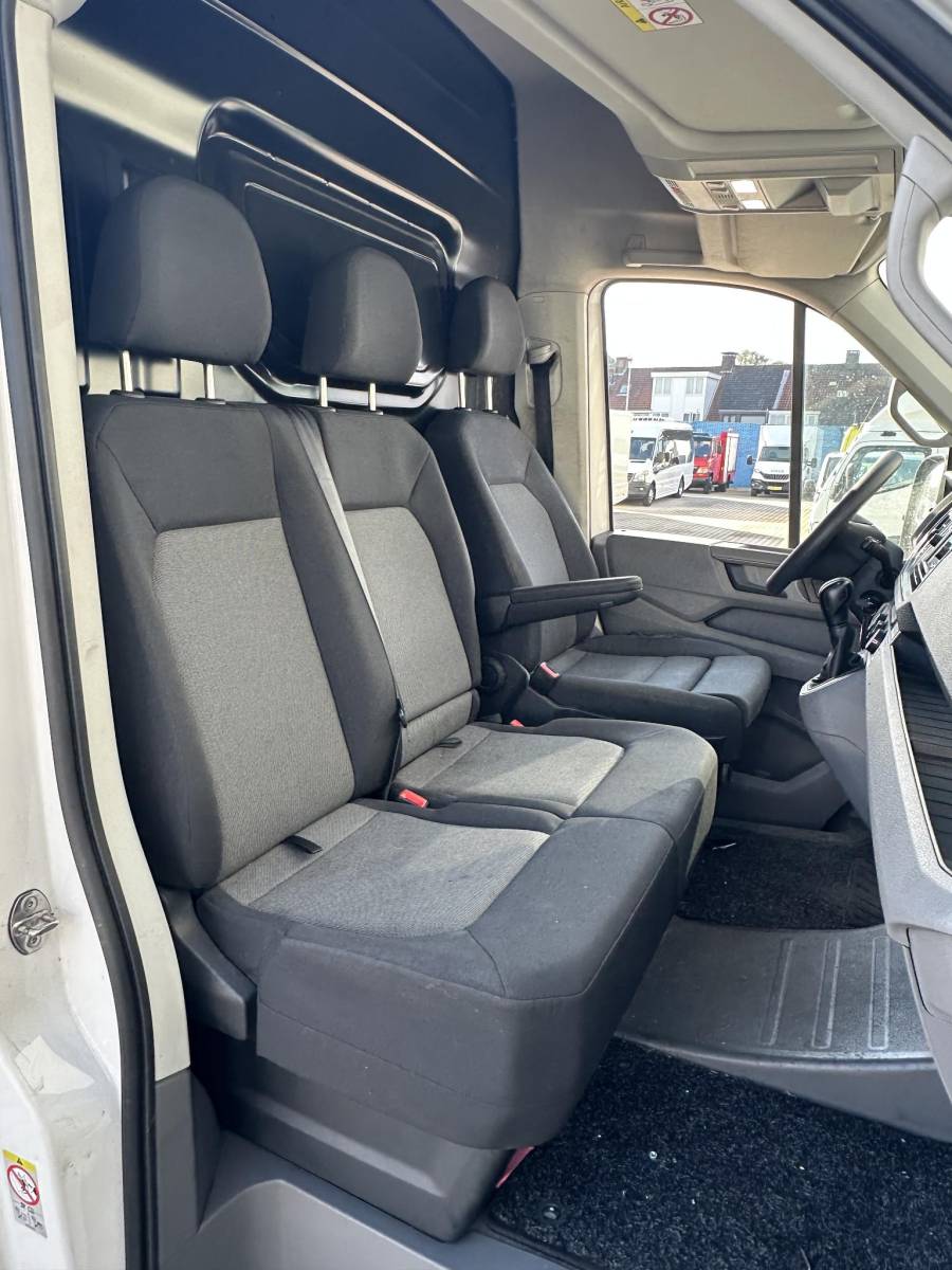 Volkswagen Crafter Volkswagen Crafter 35 2.0 TDI L2H2 Bus met laadklep Dhollandia
