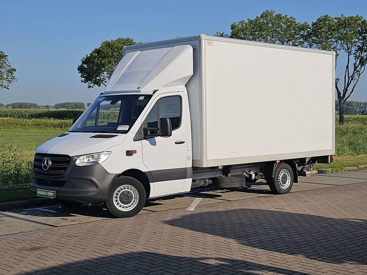 Mercedes-Benz Sprinter MERCEDES-BENZ SPRINTER 317 bakwagen laadklep!
