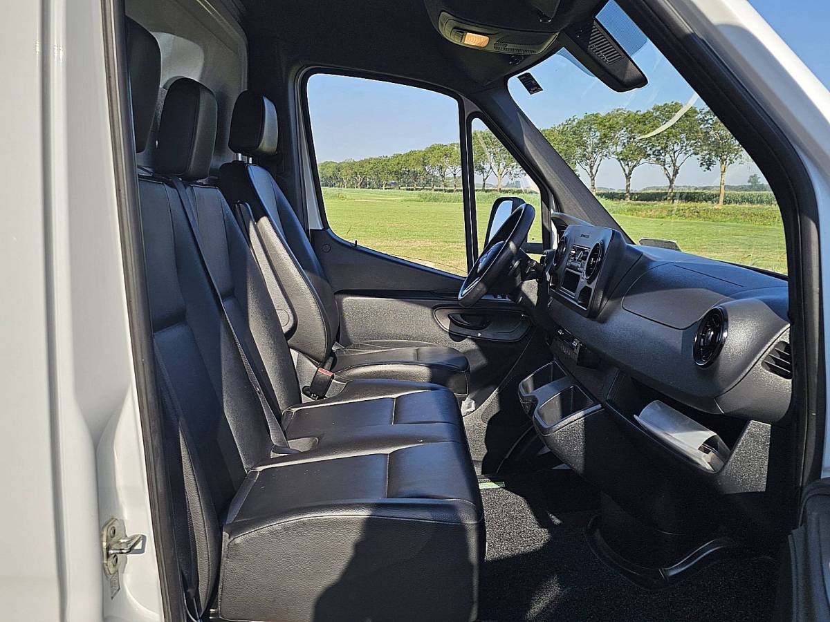 Mercedes-Benz Sprinter MERCEDES-BENZ SPRINTER 317 bakwagen laadklep!