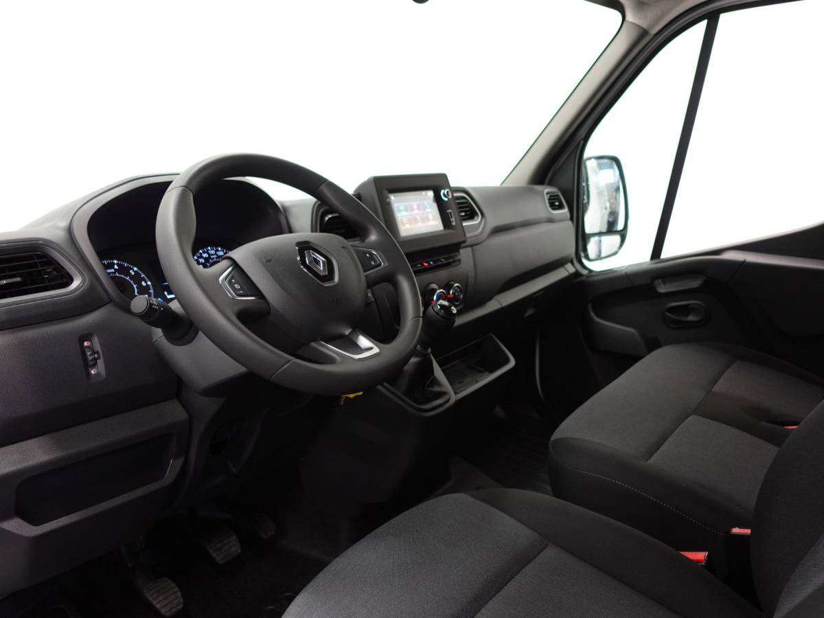 Renault Master Renault Master T33 2.3 dCi 135 L2H2 BPM VRIJ! Airco Cruise control Parkeersensoren Navigatie Trekhaak