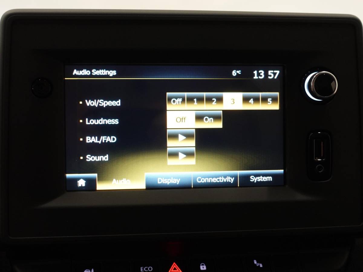 Renault Master Renault Master T33 2.3 dCi 135 L2H2 BPM VRIJ! Airco Cruise control Parkeersensoren Navigatie Trekhaak