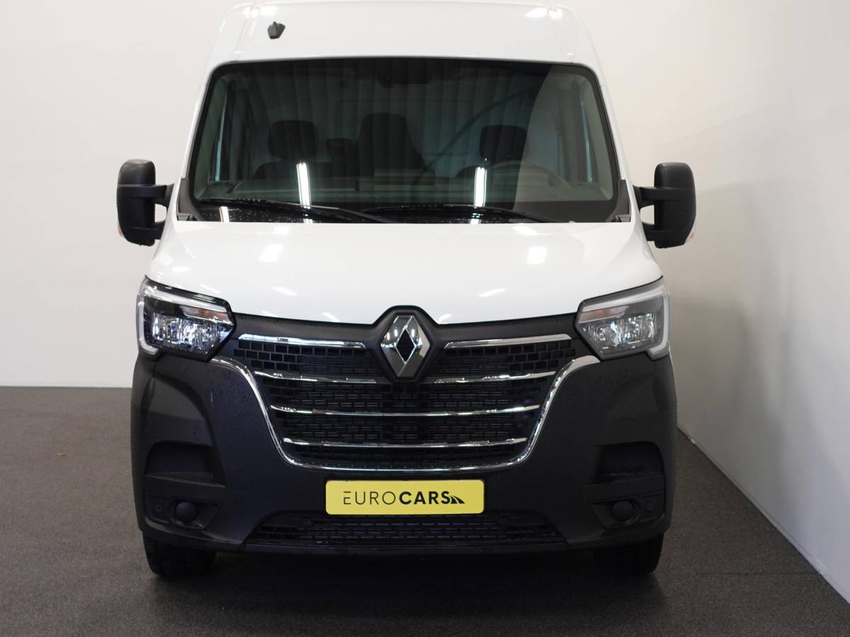 Renault Master Renault Master T33 2.3 dCi 135 L2H2 BPM VRIJ! Airco Cruise control Parkeersensoren Navigatie Trekhaak