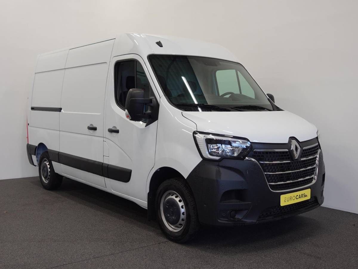 Renault Master Renault Master T33 2.3 dCi 135 L2H2 BPM VRIJ! Airco Cruise control Parkeersensoren Navigatie Trekhaak