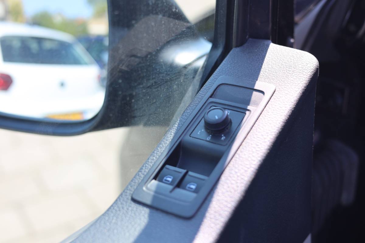 Volkswagen Transporter Volkswagen Transporter 2.0 TDI L2H1 HIGHLINE | CARPLAY | TREKHAAK