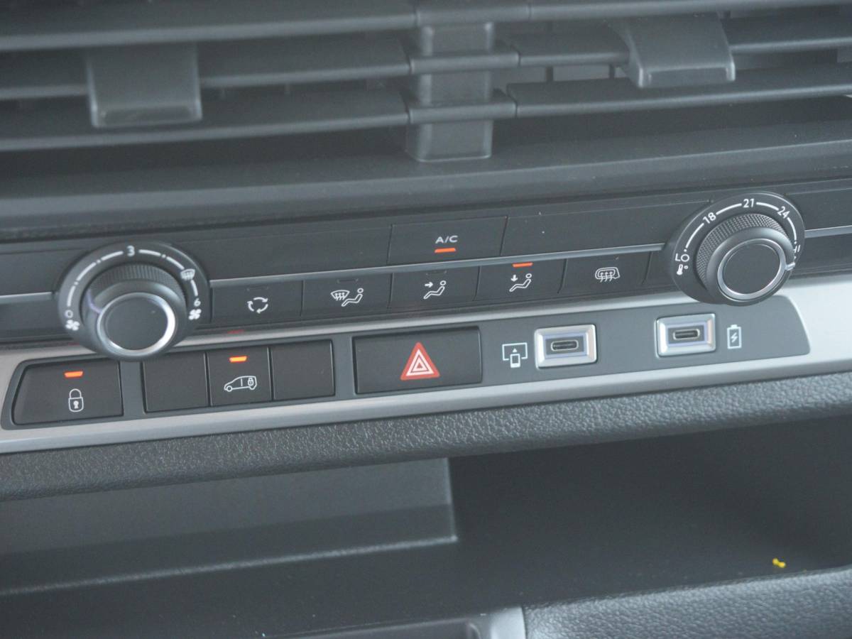 Citroën ë-Jumpy Citroen ë-Jumpy L3 75 kWh | tot 8 jaar garantie | camera | navi incl. Apple Carplay | laadruimtebetimmering | parkeersensoren voor & achter | dodehoek detectie | rijklaarprijs |