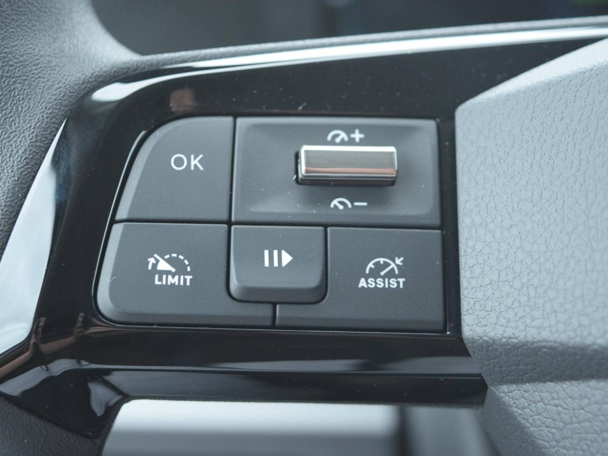 Citroën ë-Jumpy Citroen ë-Jumpy L3 75 kWh | tot 8 jaar garantie | camera | navi incl. Apple Carplay | laadruimtebetimmering | parkeersensoren voor & achter | dodehoek detectie | rijklaarprijs |