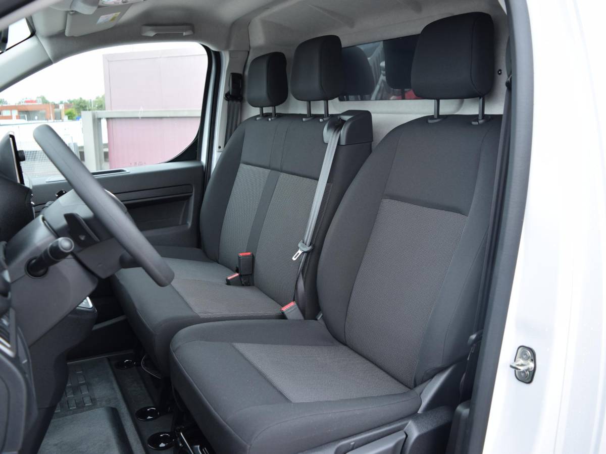 Citroën ë-Jumpy Citroen ë-Jumpy L3 75 kWh | tot 8 jaar garantie | camera | navi incl. Apple Carplay | laadruimtebetimmering | parkeersensoren voor & achter | dodehoek detectie | rijklaarprijs |