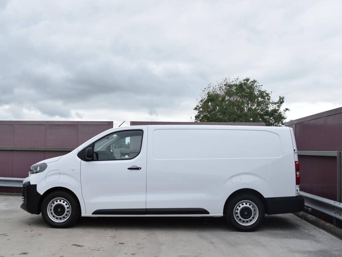 Citroën ë-Jumpy Citroen ë-Jumpy L3 75 kWh | tot 8 jaar garantie | camera | navi incl. Apple Carplay | laadruimtebetimmering | parkeersensoren voor & achter | dodehoek detectie | rijklaarprijs |