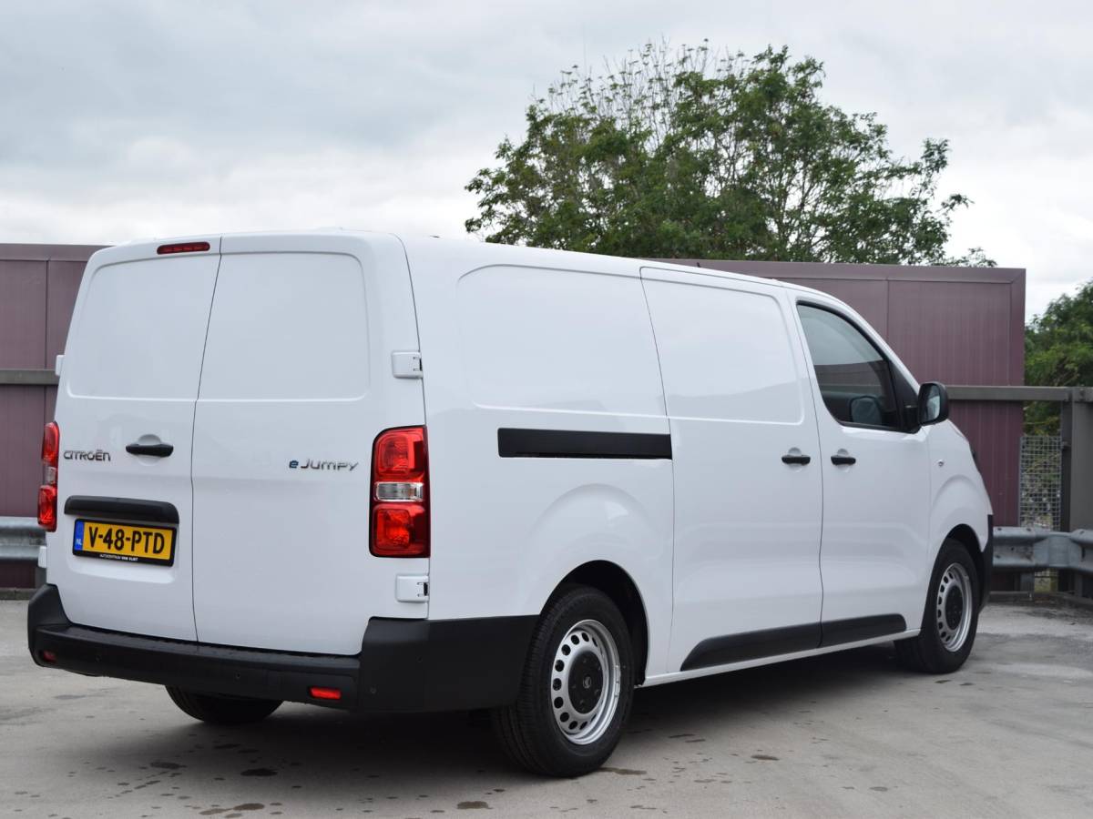 Citroën ë-Jumpy Citroen ë-Jumpy L3 75 kWh | tot 8 jaar garantie | camera | navi incl. Apple Carplay | laadruimtebetimmering | parkeersensoren voor & achter | dodehoek detectie | rijklaarprijs |