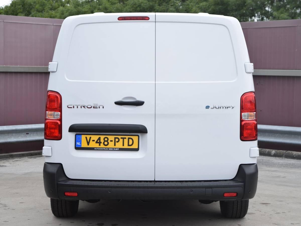 Citroën ë-Jumpy Citroen ë-Jumpy L3 75 kWh | tot 8 jaar garantie | camera | navi incl. Apple Carplay | laadruimtebetimmering | parkeersensoren voor & achter | dodehoek detectie | rijklaarprijs |
