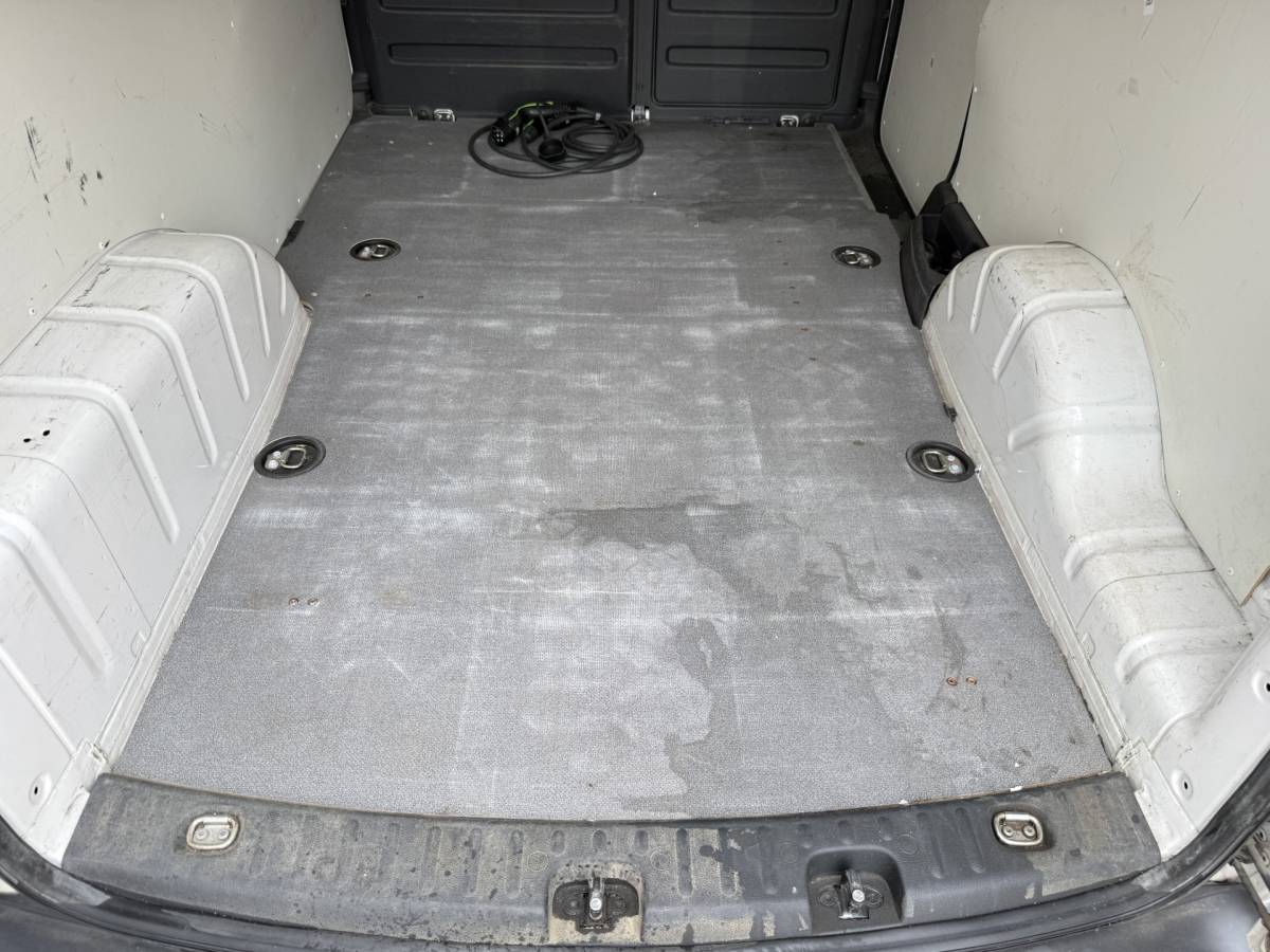 Volkswagen Caddy Volkswagen e-Caddy 37kWh 113PK L2H1 Elektrisch Caddy ABT Maxi 37,3kWh 159km WLTP LED Trekhaak Airco Stoelverwarming Parkeersensoren