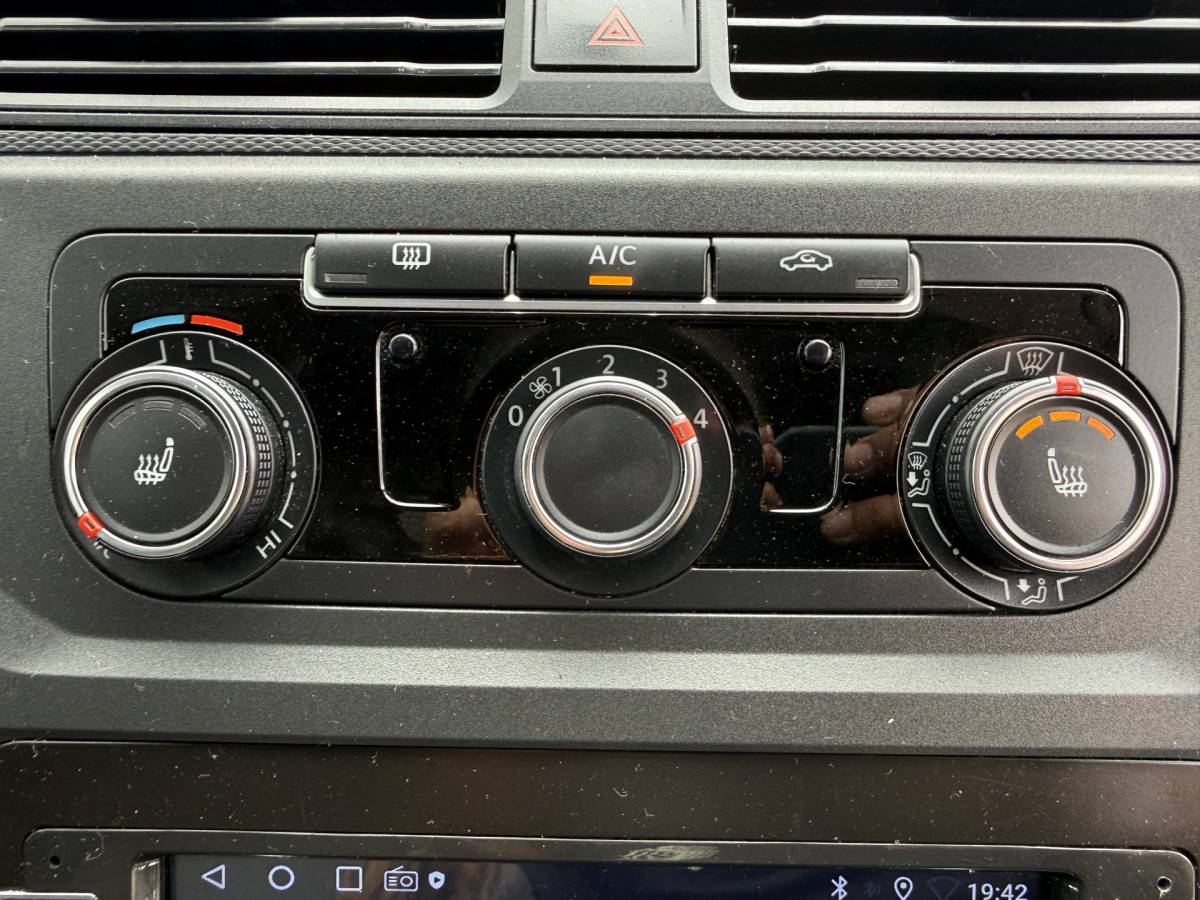 Volkswagen Caddy Volkswagen e-Caddy 37kWh 113PK L2H1 Elektrisch Caddy ABT Maxi 37,3kWh 159km WLTP LED Trekhaak Airco Stoelverwarming Parkeersensoren