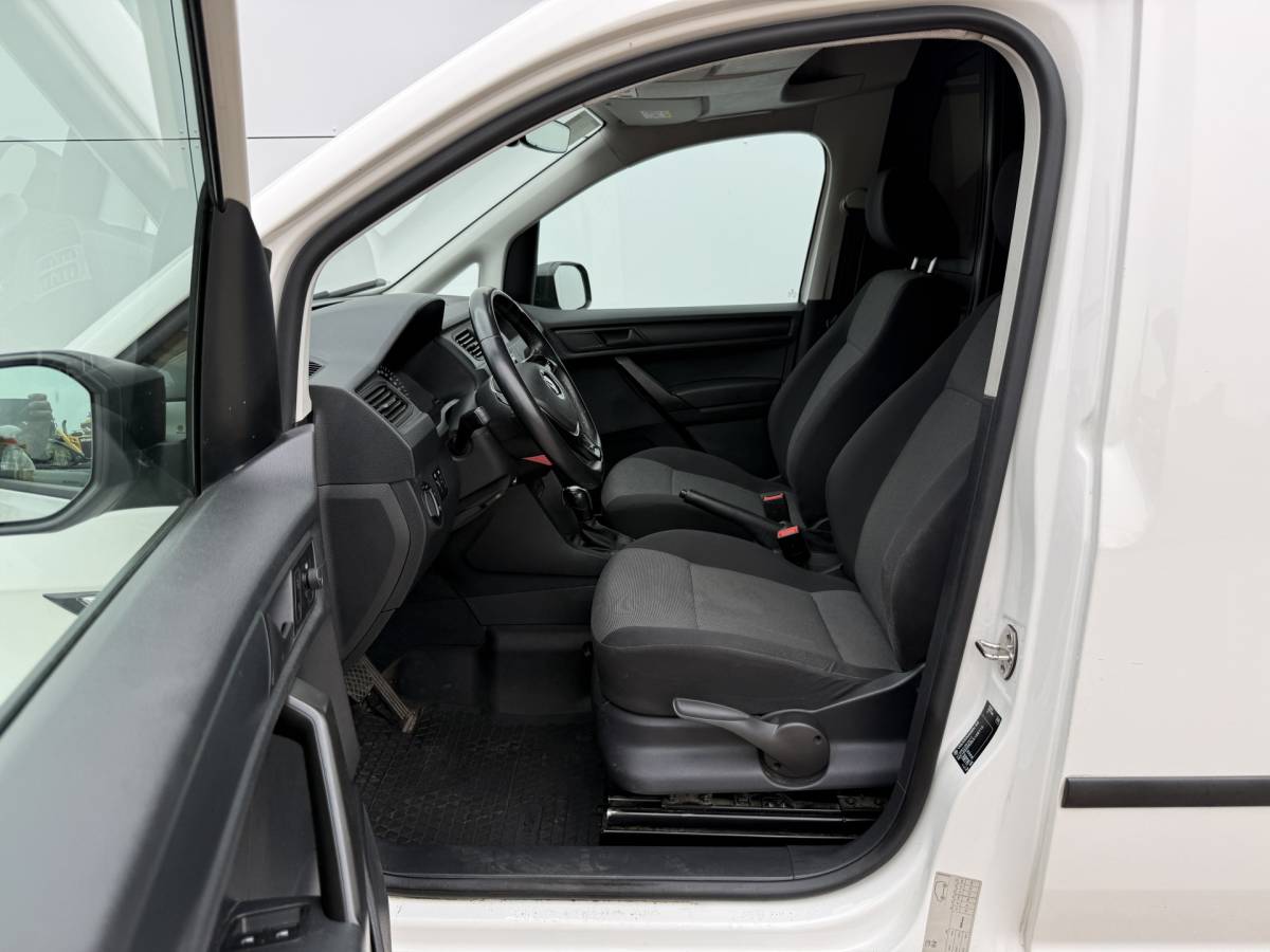 Volkswagen Caddy Volkswagen e-Caddy 37kWh 113PK L2H1 Elektrisch Caddy ABT Maxi 37,3kWh 159km WLTP LED Trekhaak Airco Stoelverwarming Parkeersensoren