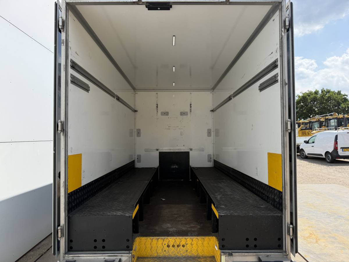 Renault Master Renault Master Plancher T35 2.3 DCI 150PK Lowliner Bakwagen Airco Cruise Control Camera Foodtruck Meubelbak Paardenwagen