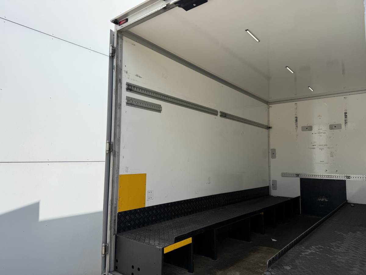Renault Master Renault Master Plancher T35 2.3 DCI 150PK Lowliner Bakwagen Airco Cruise Control Camera Foodtruck Meubelbak Paardenwagen