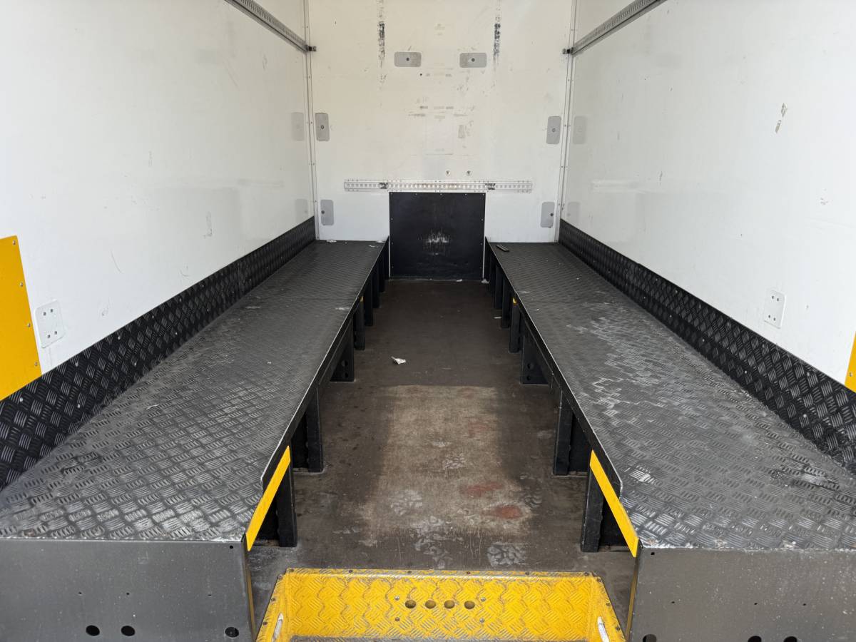 Renault Master Renault Master Plancher T35 2.3 DCI 150PK Lowliner Bakwagen Airco Cruise Control Camera Foodtruck Meubelbak Paardenwagen
