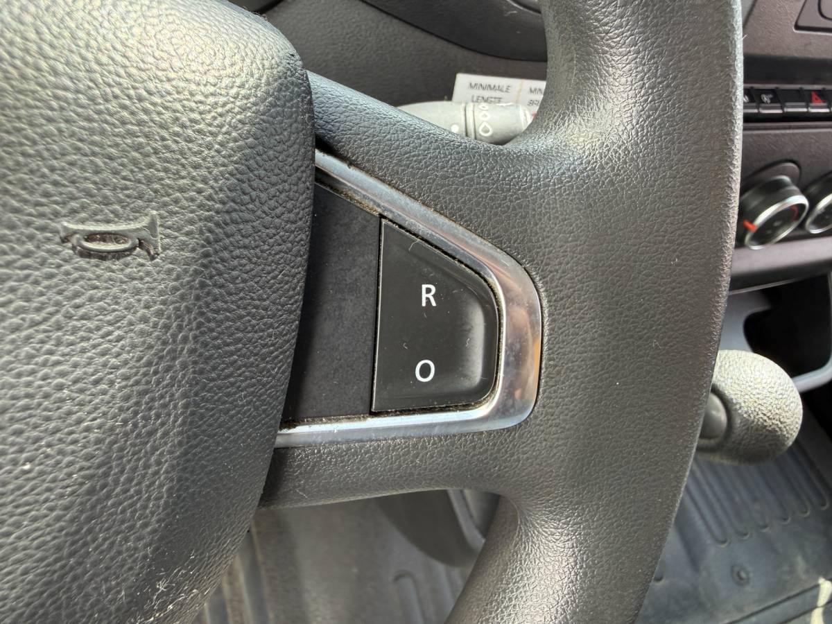 Renault Master Renault Master Plancher T35 2.3 DCI 150PK Lowliner Bakwagen Airco Cruise Control Camera Foodtruck Meubelbak Paardenwagen