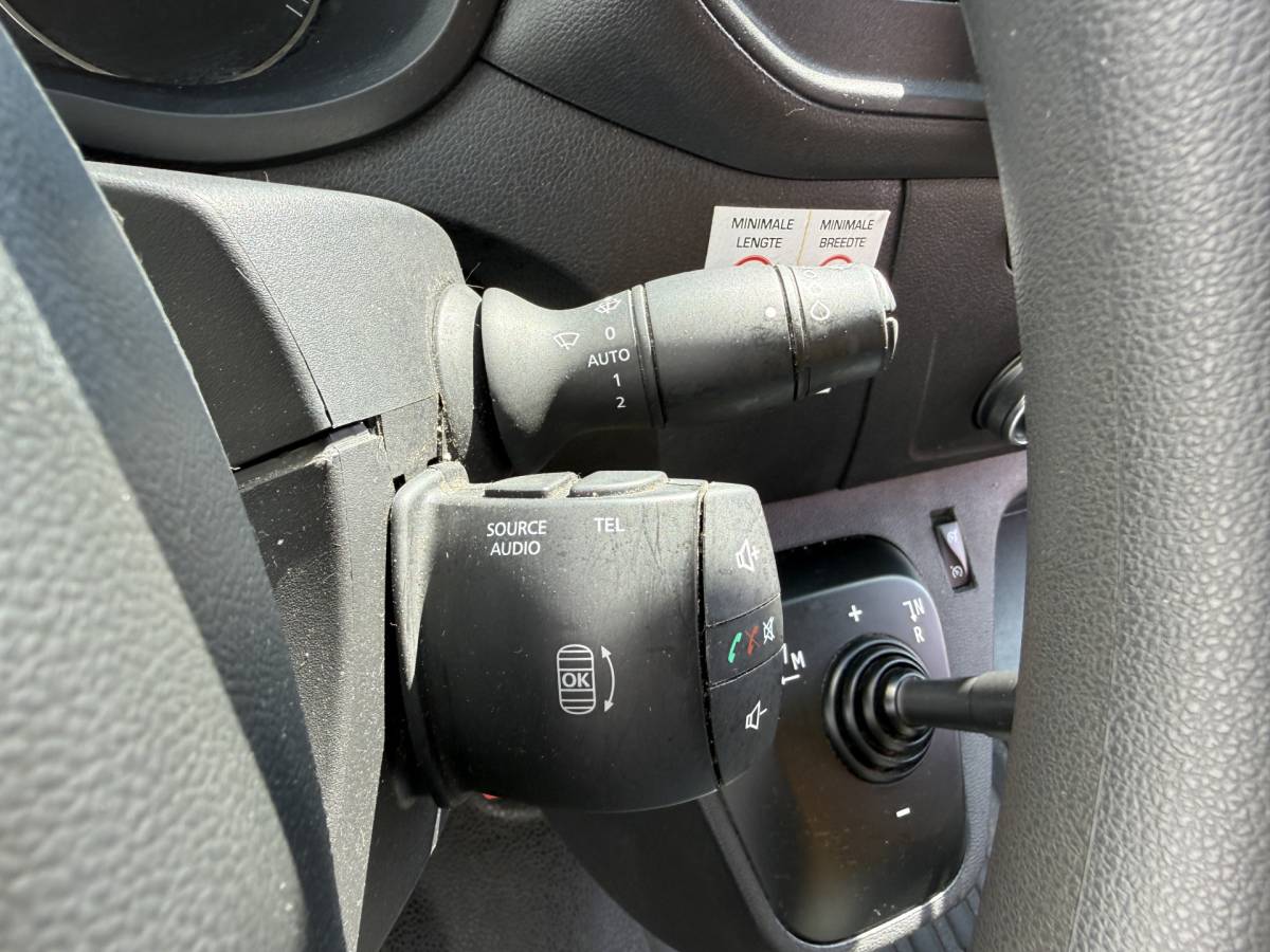 Renault Master Renault Master Plancher T35 2.3 DCI 150PK Lowliner Bakwagen Airco Cruise Control Camera Foodtruck Meubelbak Paardenwagen