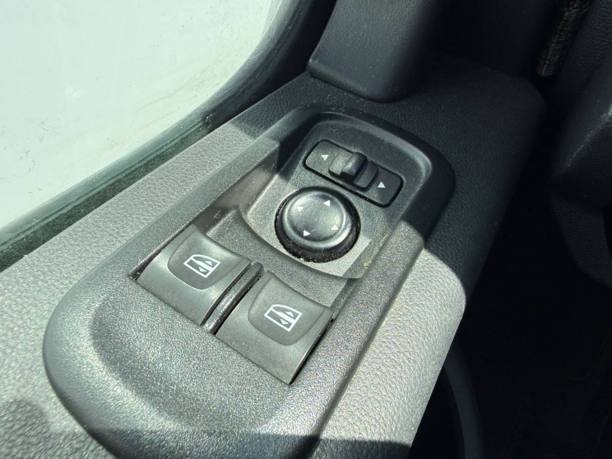 Renault Master Renault Master Plancher T35 2.3 DCI 150PK Lowliner Bakwagen Airco Cruise Control Camera Foodtruck Meubelbak Paardenwagen