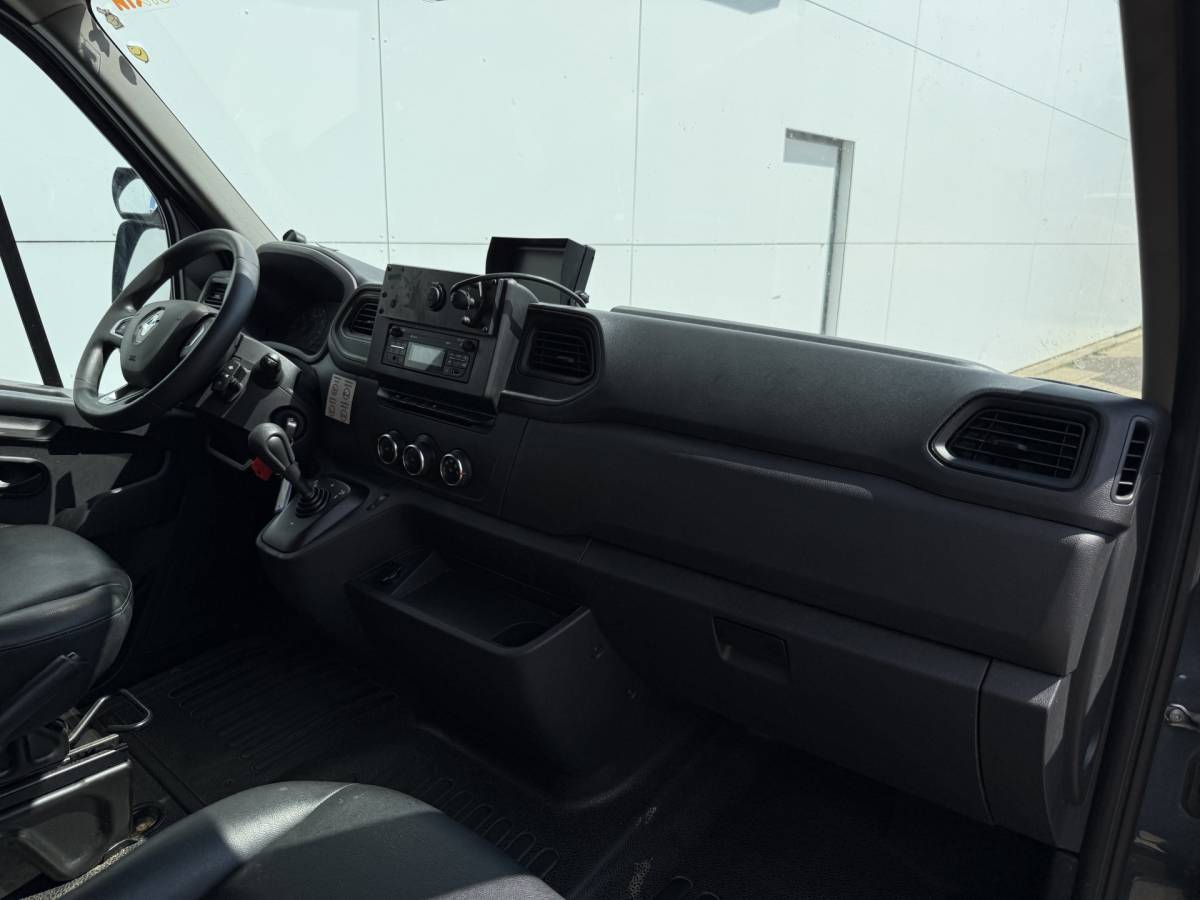 Renault Master Renault Master Plancher T35 2.3 DCI 150PK Lowliner Bakwagen Airco Cruise Control Camera Foodtruck Meubelbak Paardenwagen