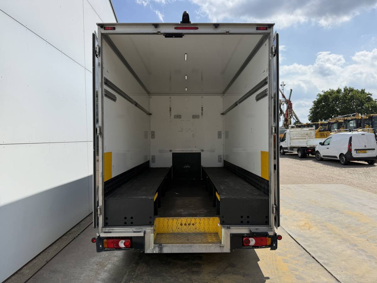 Renault Master Renault Master Plancher T35 2.3 DCI 150PK Lowliner Bakwagen Airco Cruise Control Camera Foodtruck Meubelbak Paardenwagen