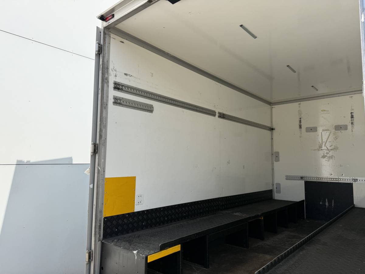 Renault Master Renault Master Plancher T35 2.3 DCI 150PK Lowliner Bakwagen Airco Cruise Control Camera Foodtruck Meubelbak Paardenwagen