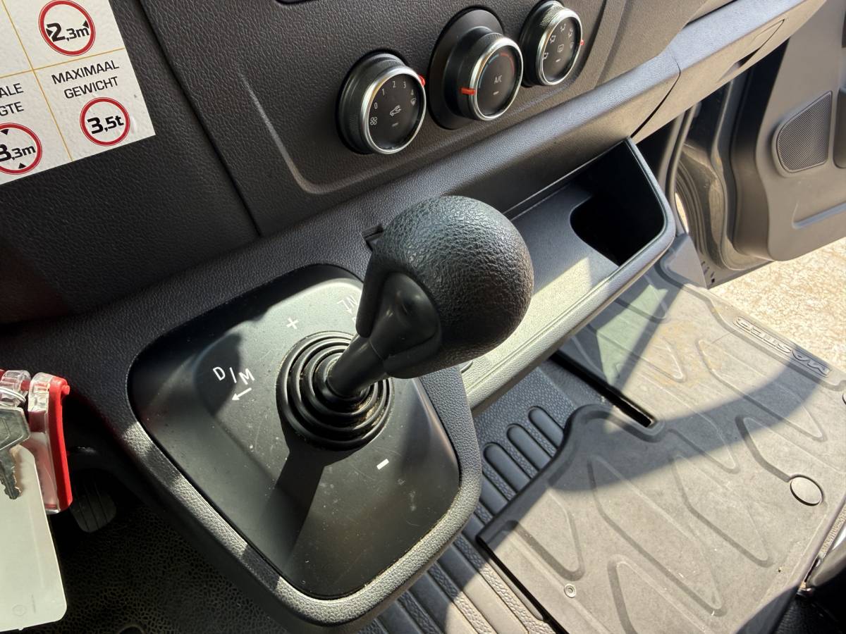 Renault Master Renault Master Plancher T35 2.3 DCI 150PK Lowliner Bakwagen Airco Cruise Control Camera Foodtruck Meubelbak Paardenwagen
