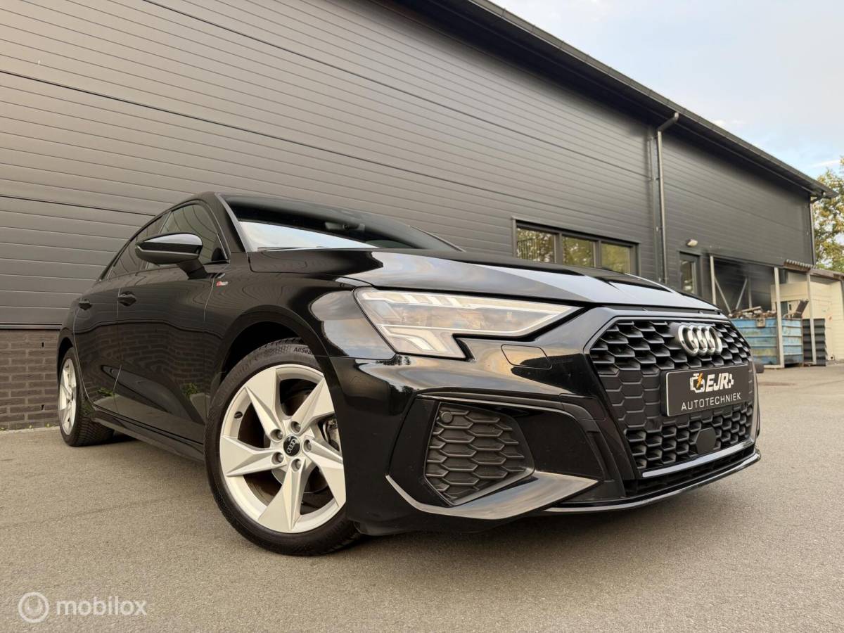 Audi A3 Audi A3 Limousine 30 TFSI 2X  S-line MATRIX*CARPLAY*BLACK OPTIC*VIRTUAL DISPLAY*NAP!