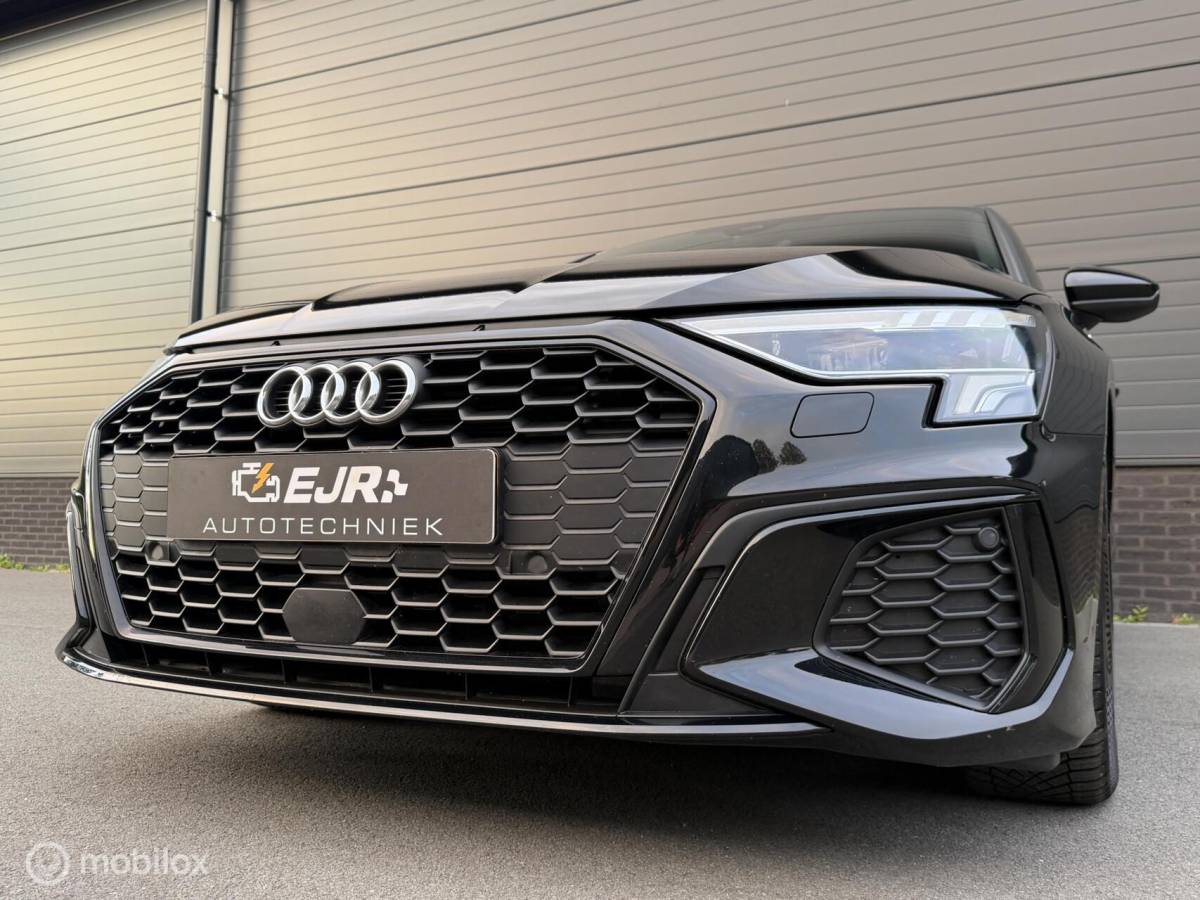 Audi A3 Audi A3 Limousine 30 TFSI 2X  S-line MATRIX*CARPLAY*BLACK OPTIC*VIRTUAL DISPLAY*NAP!