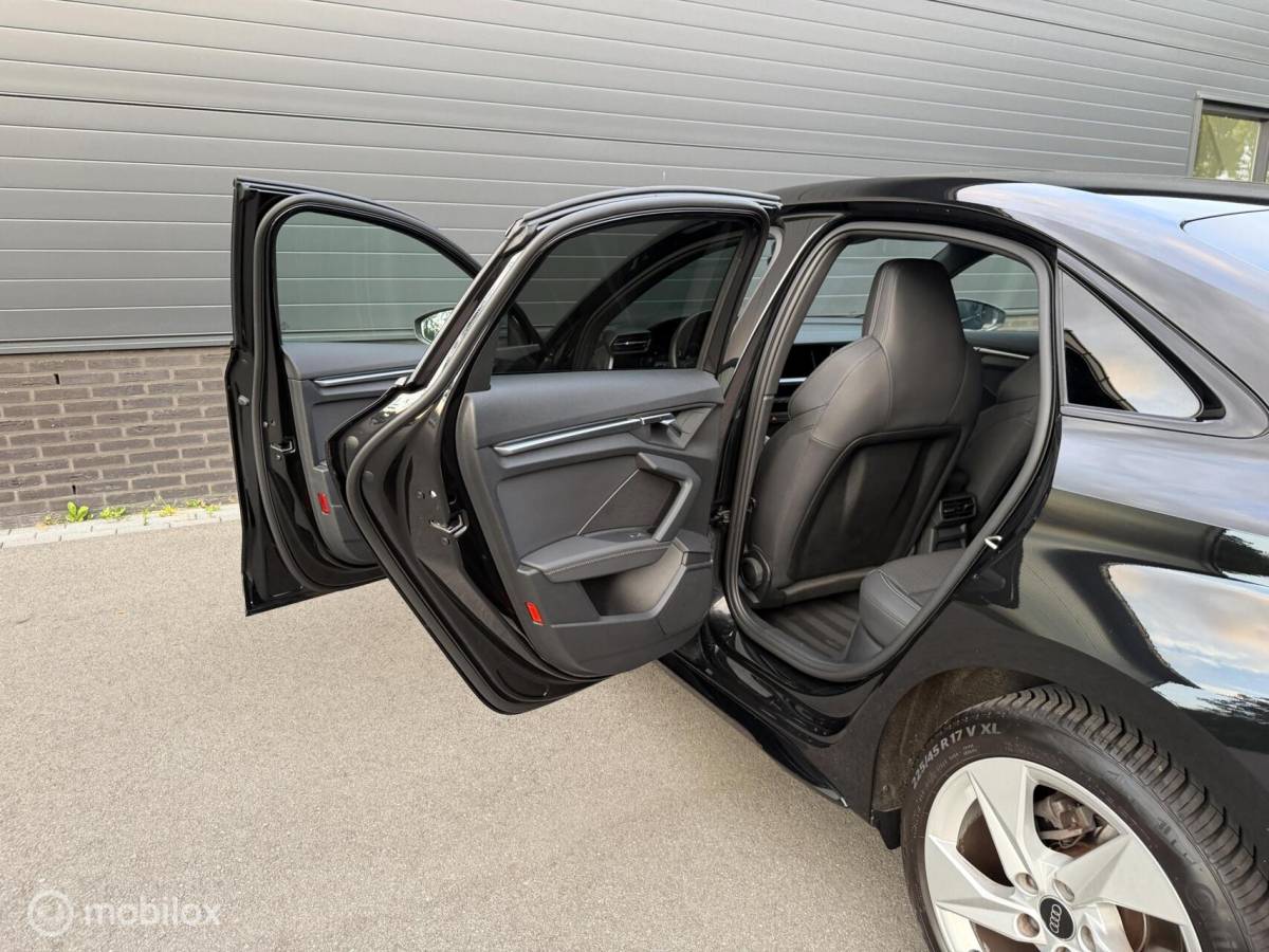 Audi A3 Audi A3 Limousine 30 TFSI 2X  S-line MATRIX*CARPLAY*BLACK OPTIC*VIRTUAL DISPLAY*NAP!