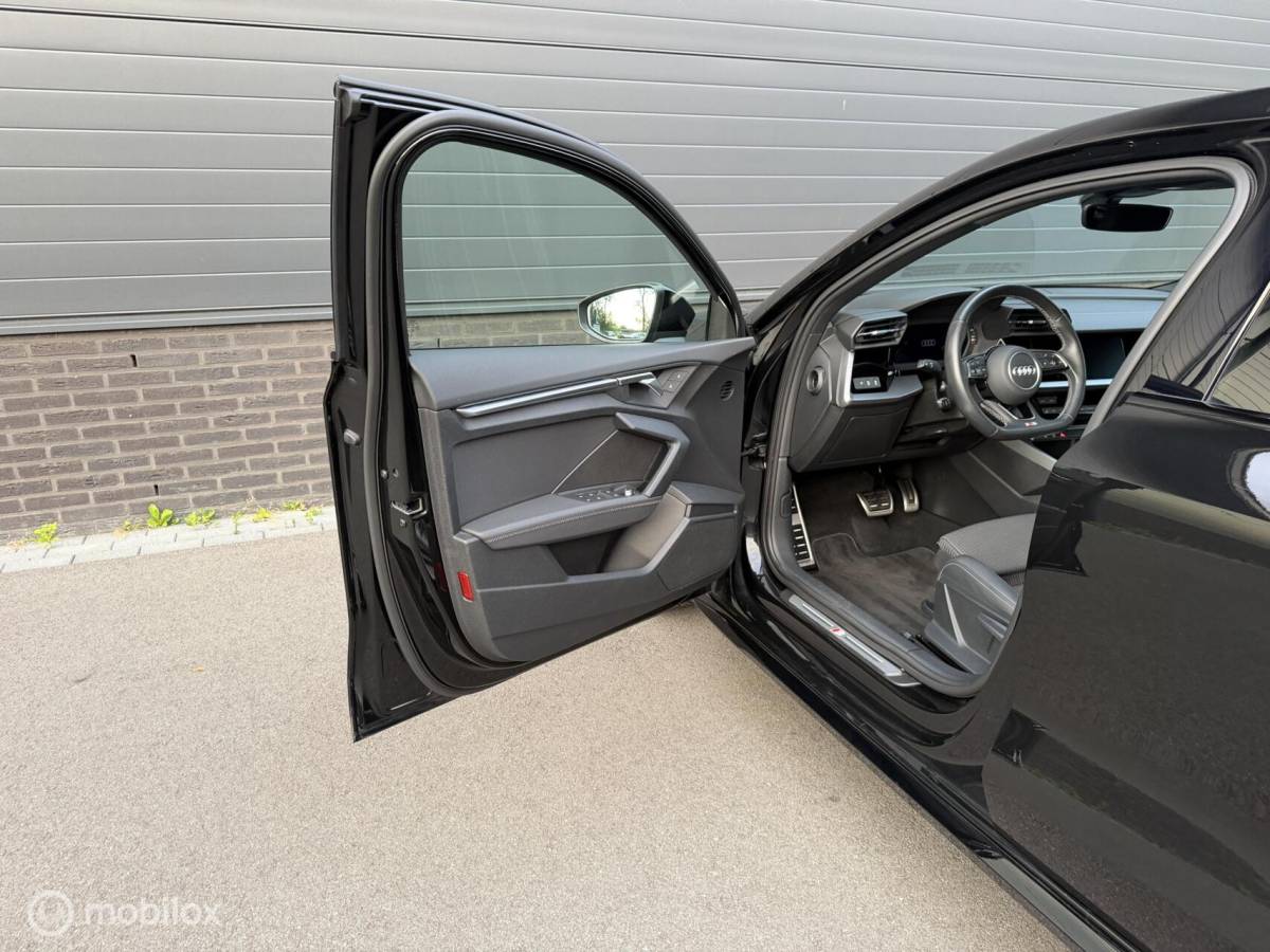 Audi A3 Audi A3 Limousine 30 TFSI 2X  S-line MATRIX*CARPLAY*BLACK OPTIC*VIRTUAL DISPLAY*NAP!