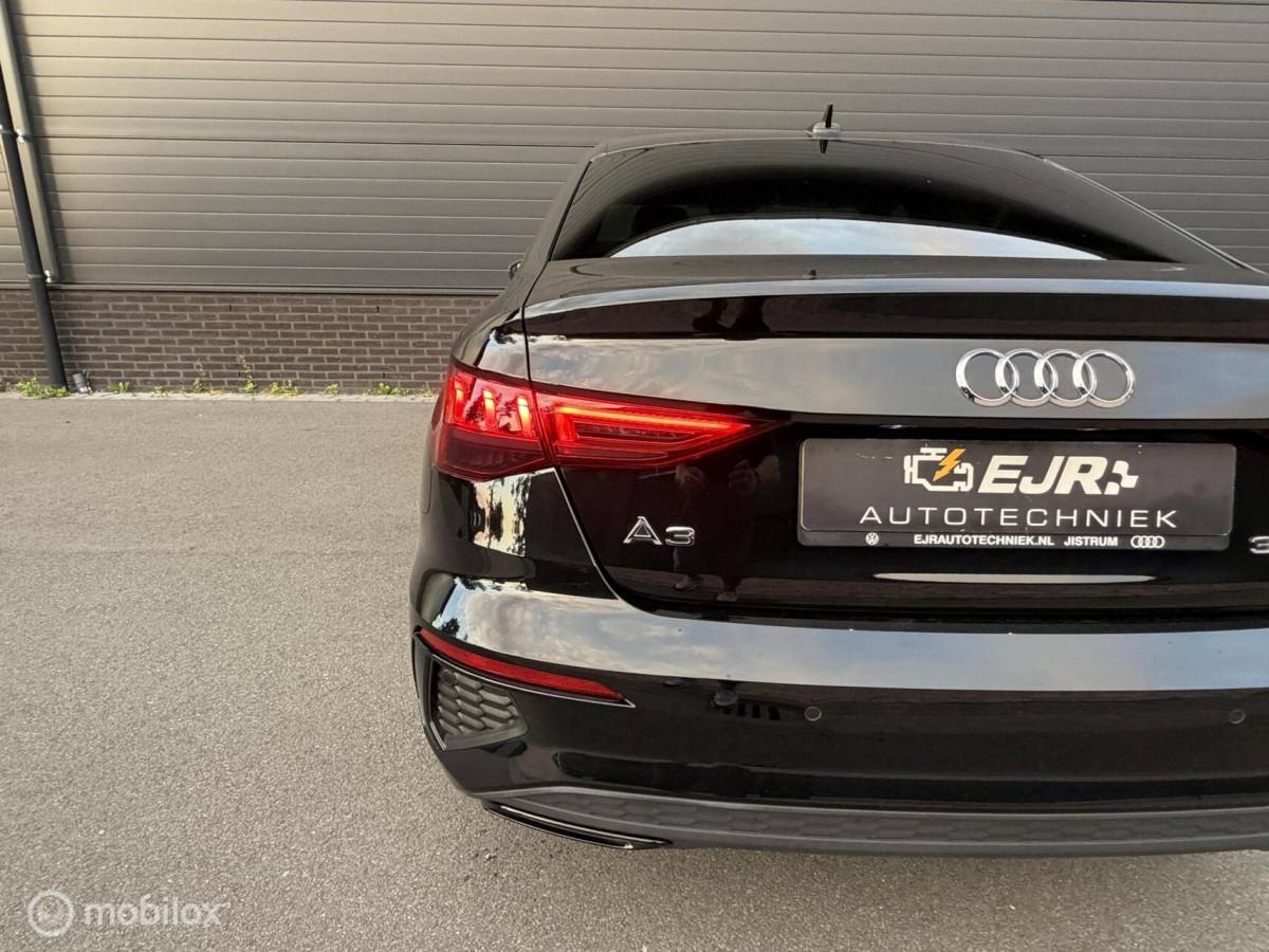 Audi A3 Audi A3 Limousine 30 TFSI 2X  S-line MATRIX*CARPLAY*BLACK OPTIC*VIRTUAL DISPLAY*NAP!